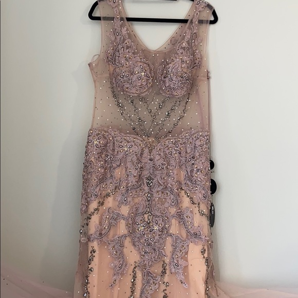 Royal Dream Women’s Wedding and Prom Dress - Picture 3 of 8